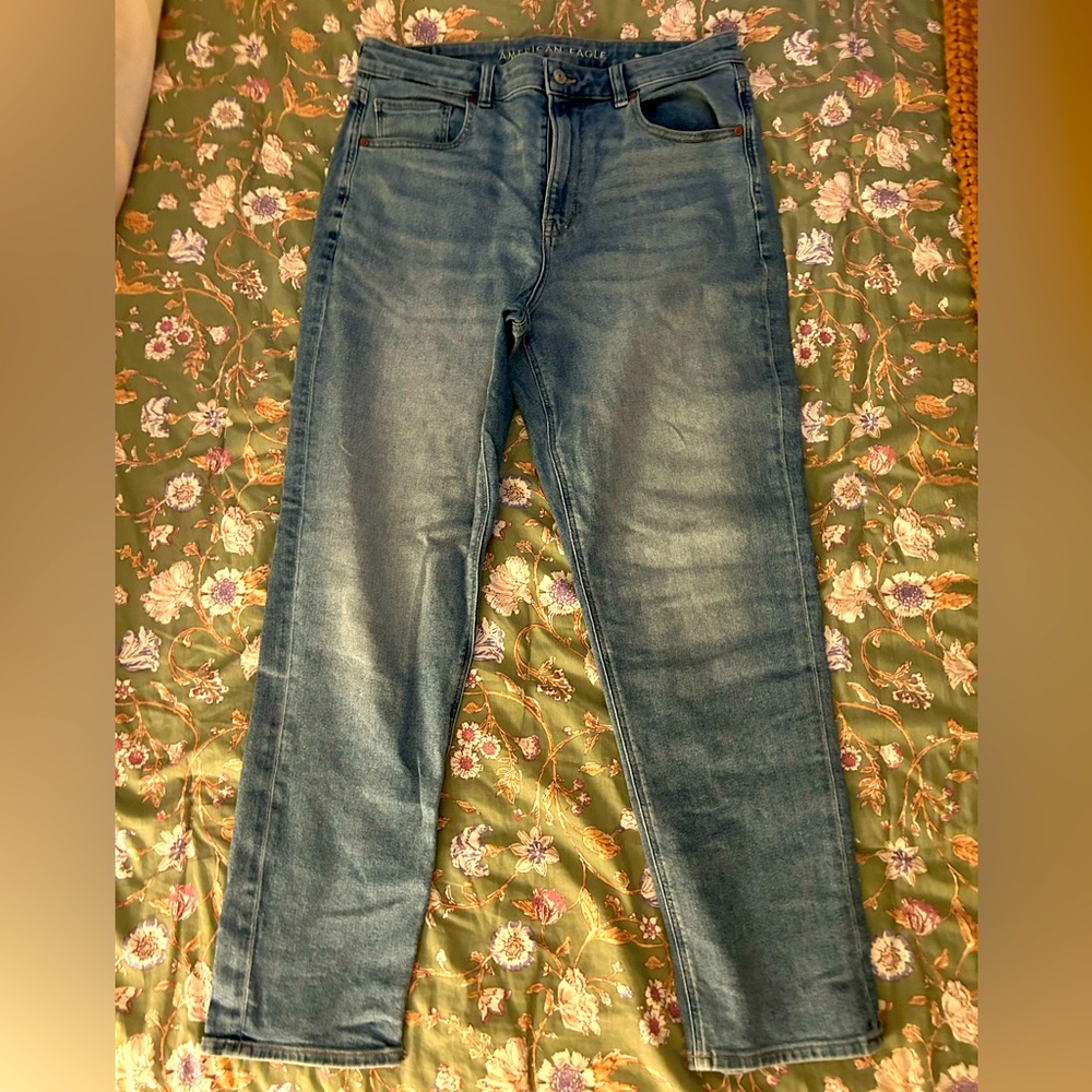 Women’s American Eagle Mom Jean